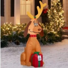 5' MAX WITH GIFT CHRISTMAS